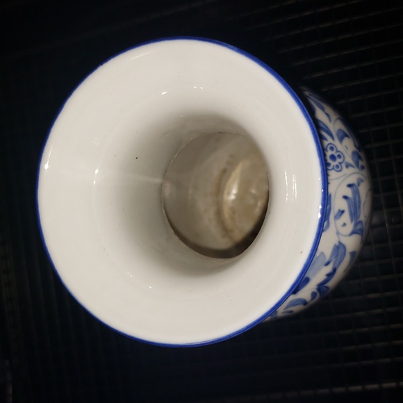 Blue and White Floral Vase - Picture 3 of 5